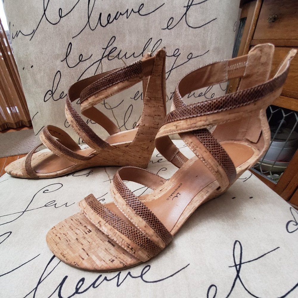 Criss-cross Wedge Sandal - 8.5